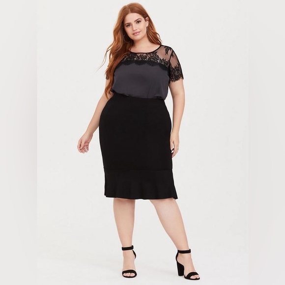 Torrid Satin With Lace Trim Blouse black size 4XL. - Picture 4 of 11